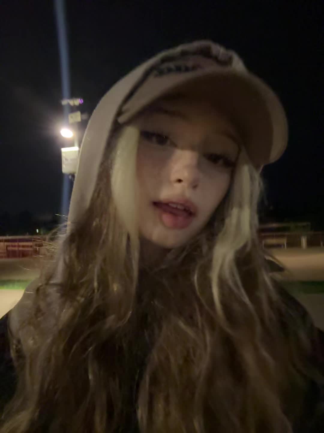 @Пчела
