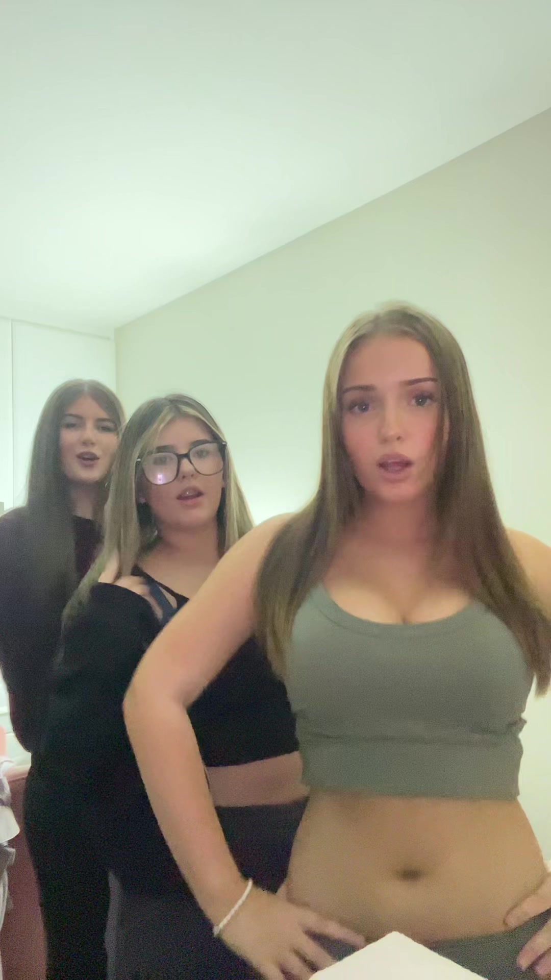 @phoebebolton0