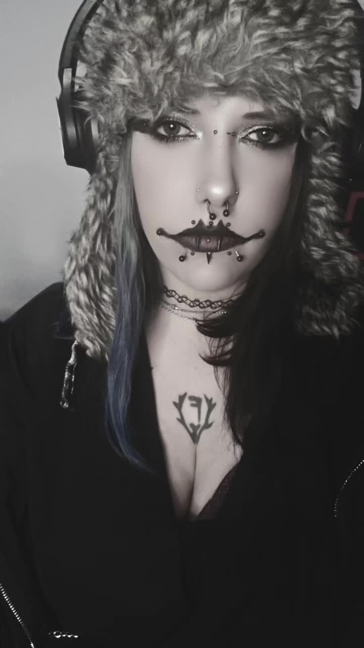 @⛧𝗚𝗼𝘁𝗵𝗶𝗰_𝗥𝗮𝘃𝗲𝗻⛧🐦⬛