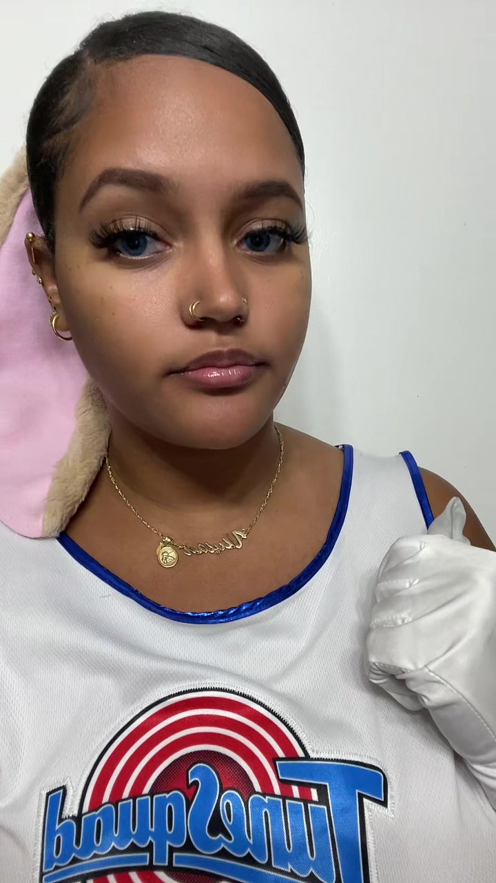 @qxeenmxria
