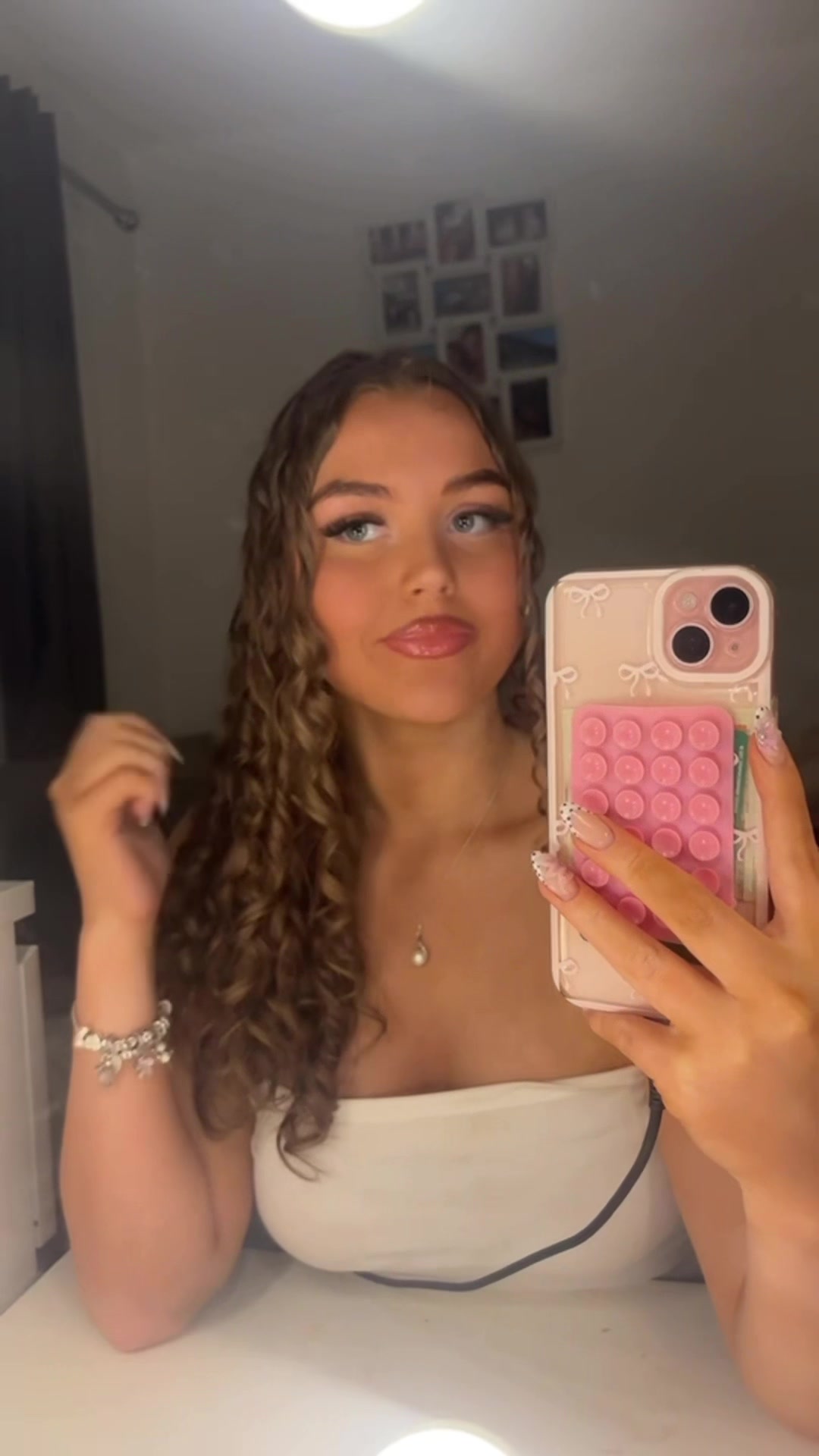 @𝐞𝐦𝐢𝐥𝐲𝐣