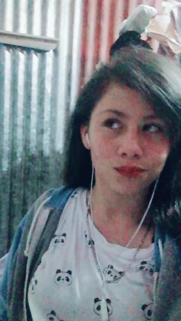 @¶:v nicole <3