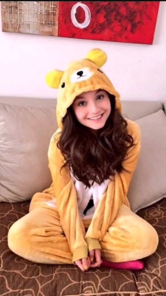 @Karol Sevilla fan