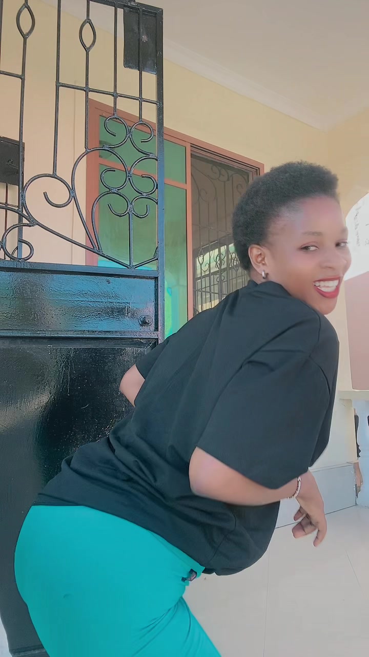 @eliza_mideko