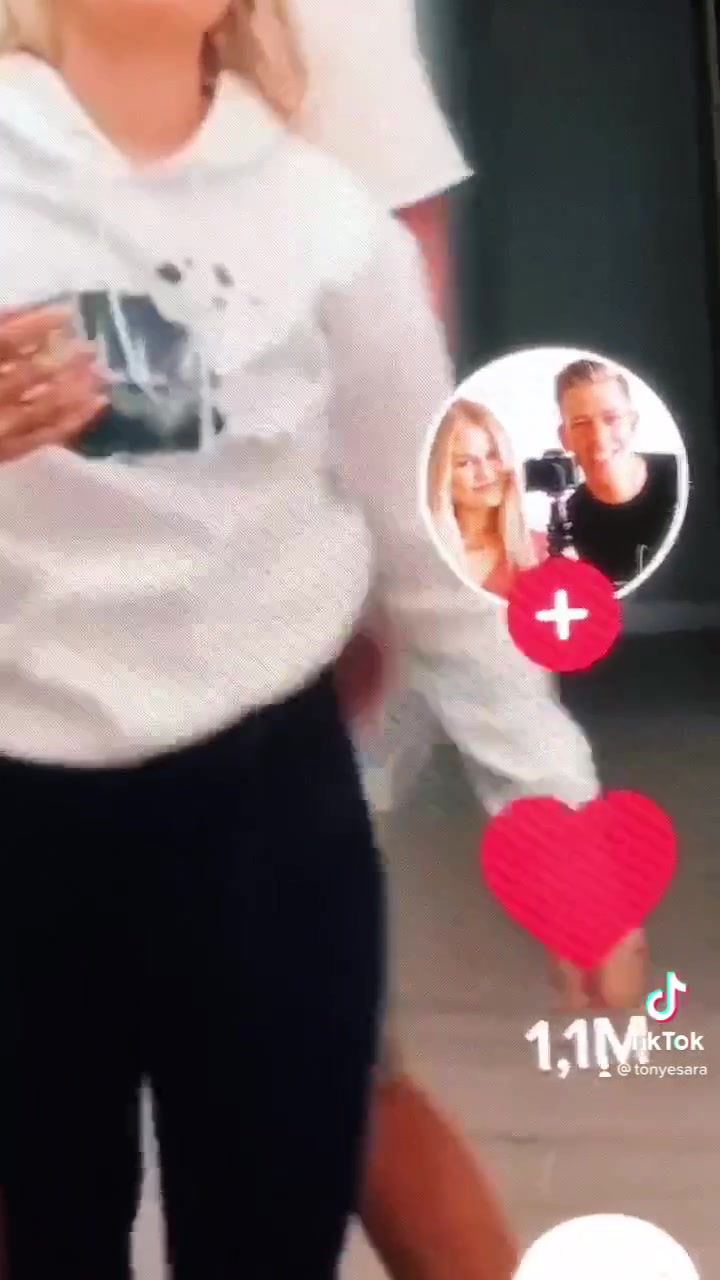 @tonyesara
