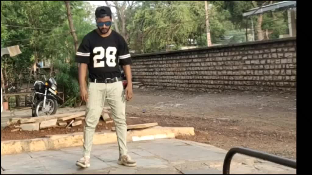 @officialmontichetan