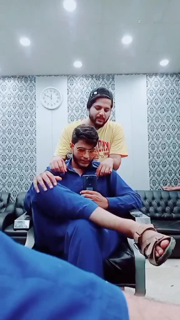 @Aadiii😁