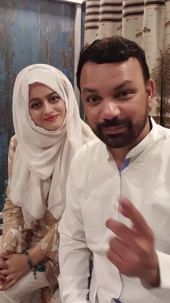 @Meenaz💎