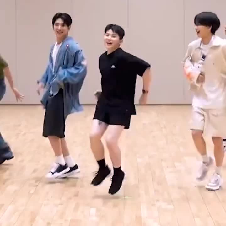@๐๐ก๐ฒ²²โฐ ς(โโฟโ) เฐ