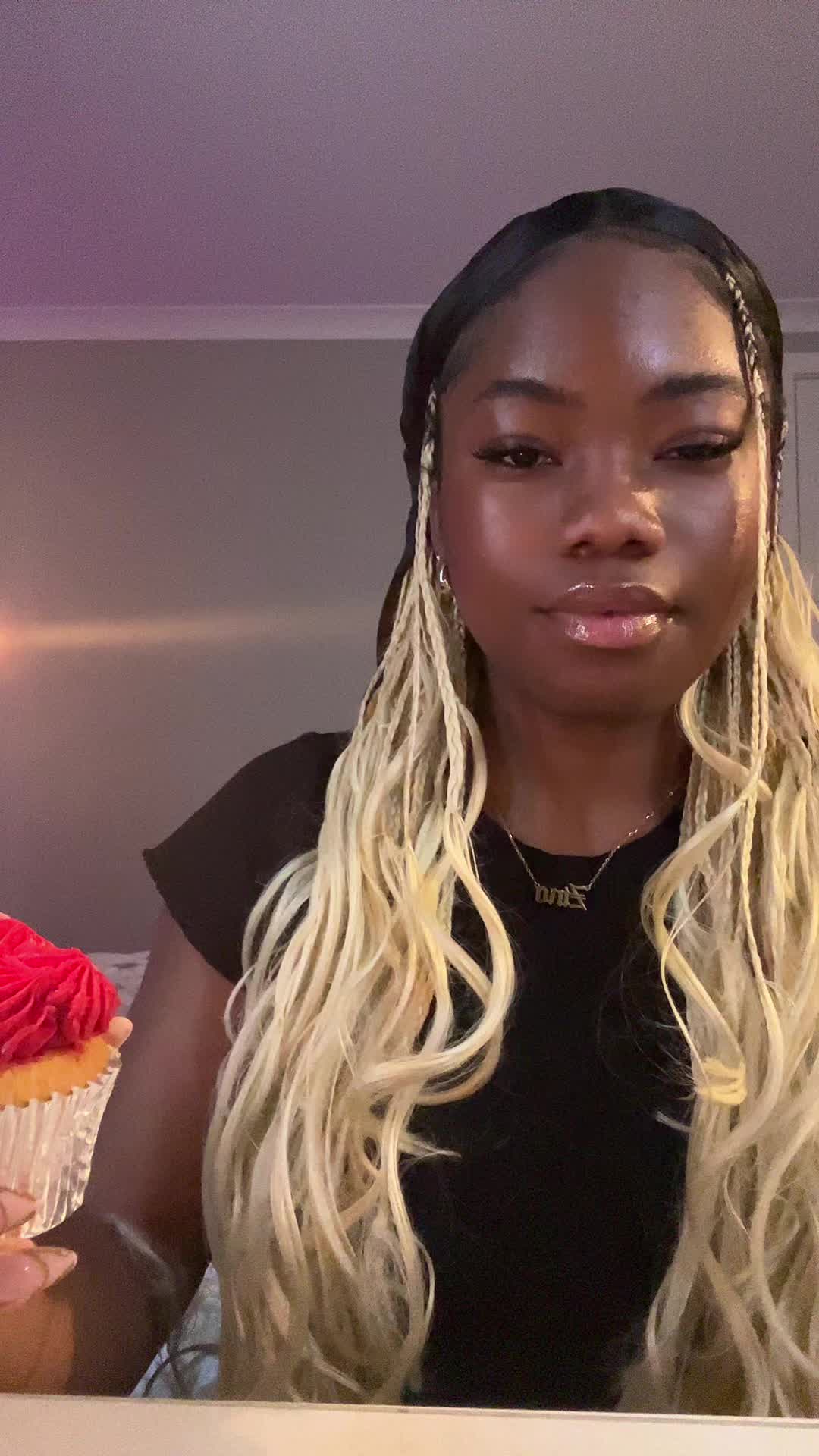 @sheiszinosings