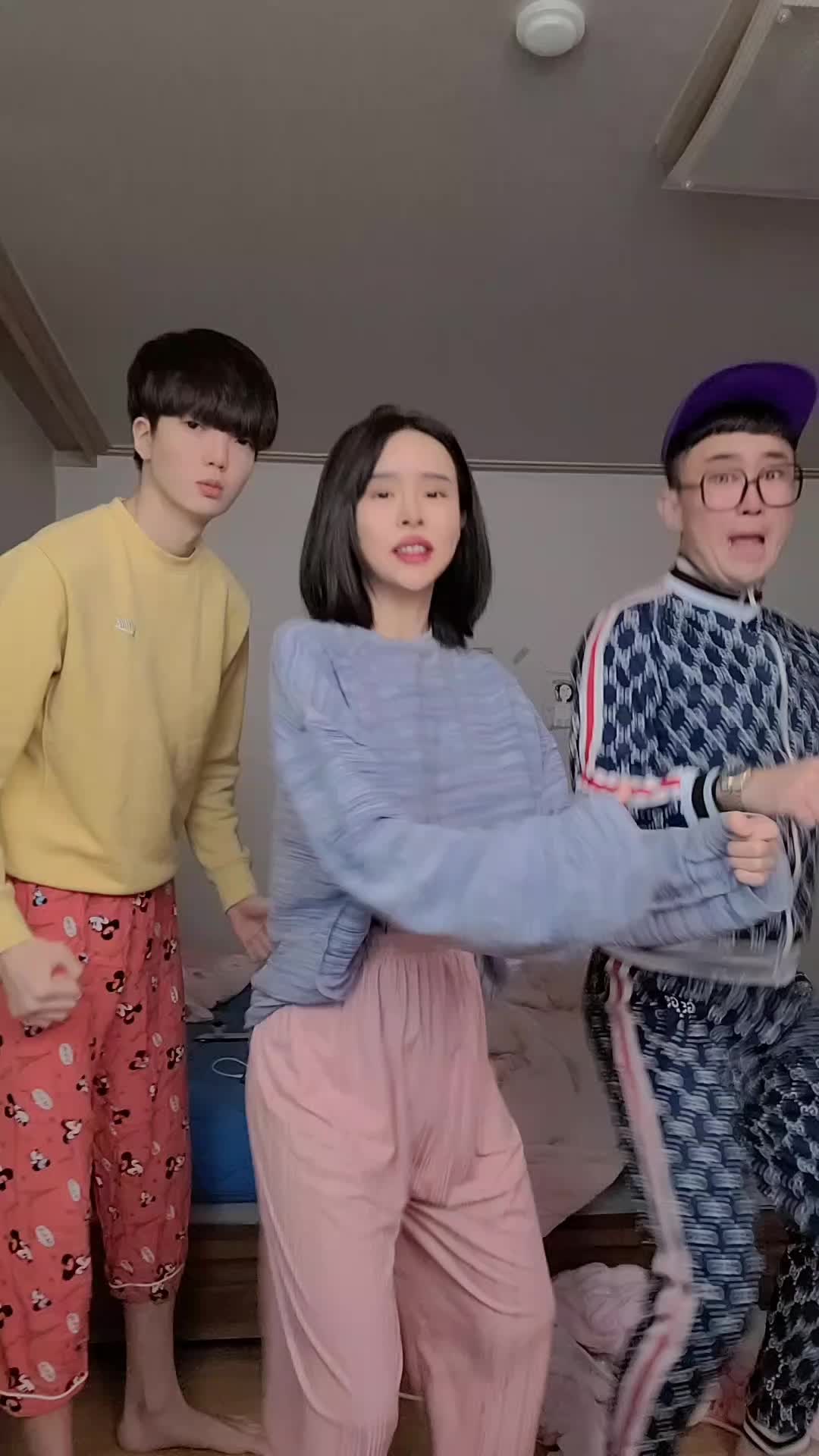 @user63403243998