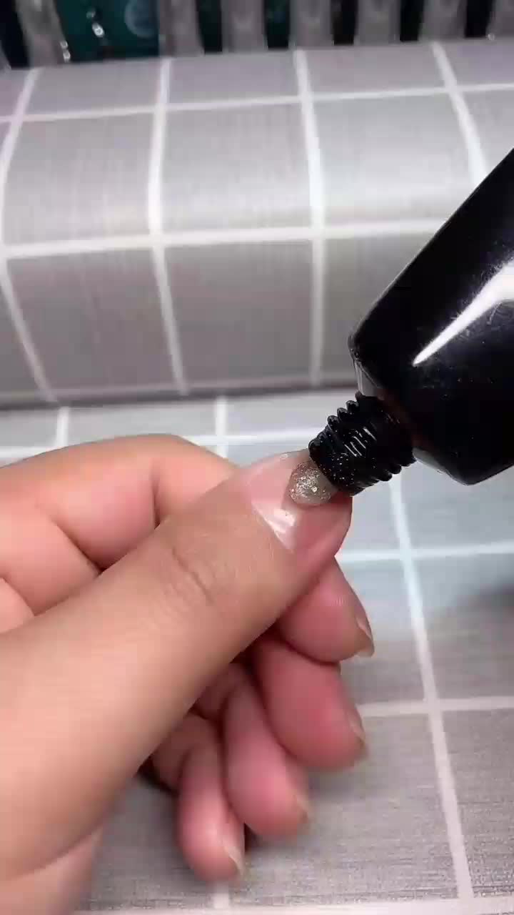 @Hinails