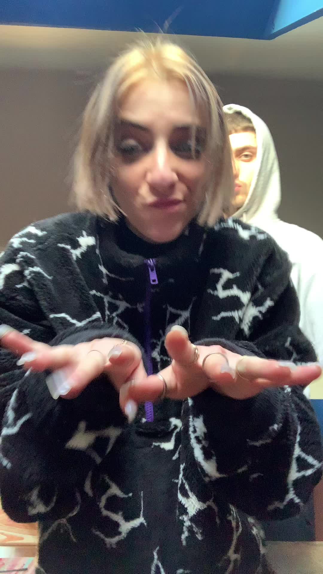 @camillacesana