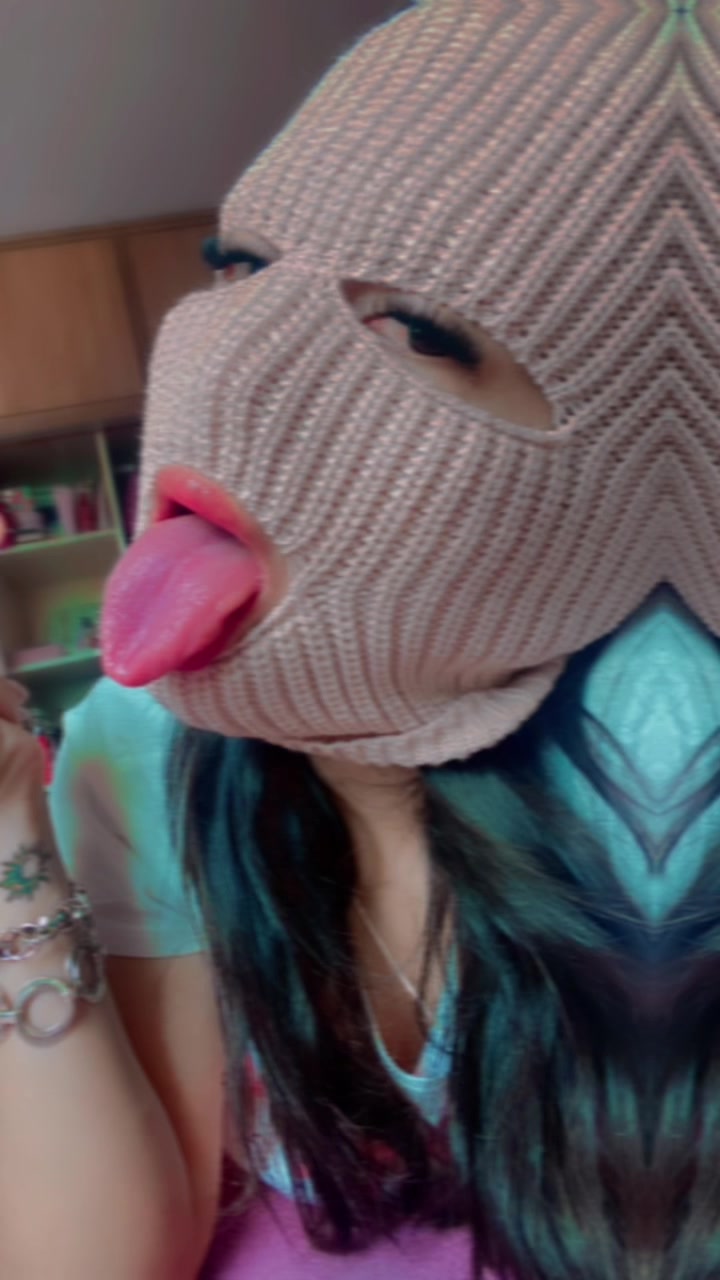 @️꧁️ เรαɓεℓℓα ꧂