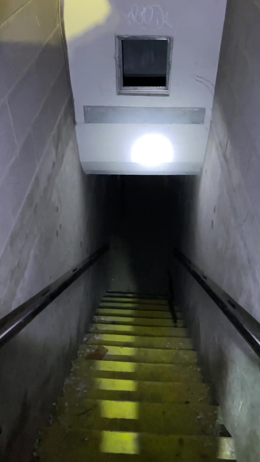 @URBEX_MTL 🔦