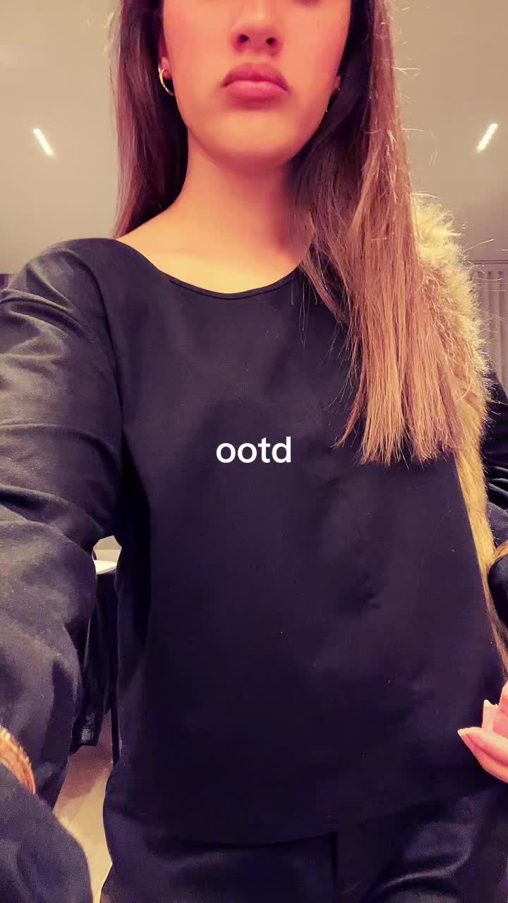 @𝐕 𝐀 𝐋 𝐄 𝐑 𝐈 𝐄