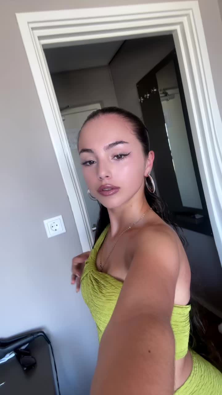 @Valeria