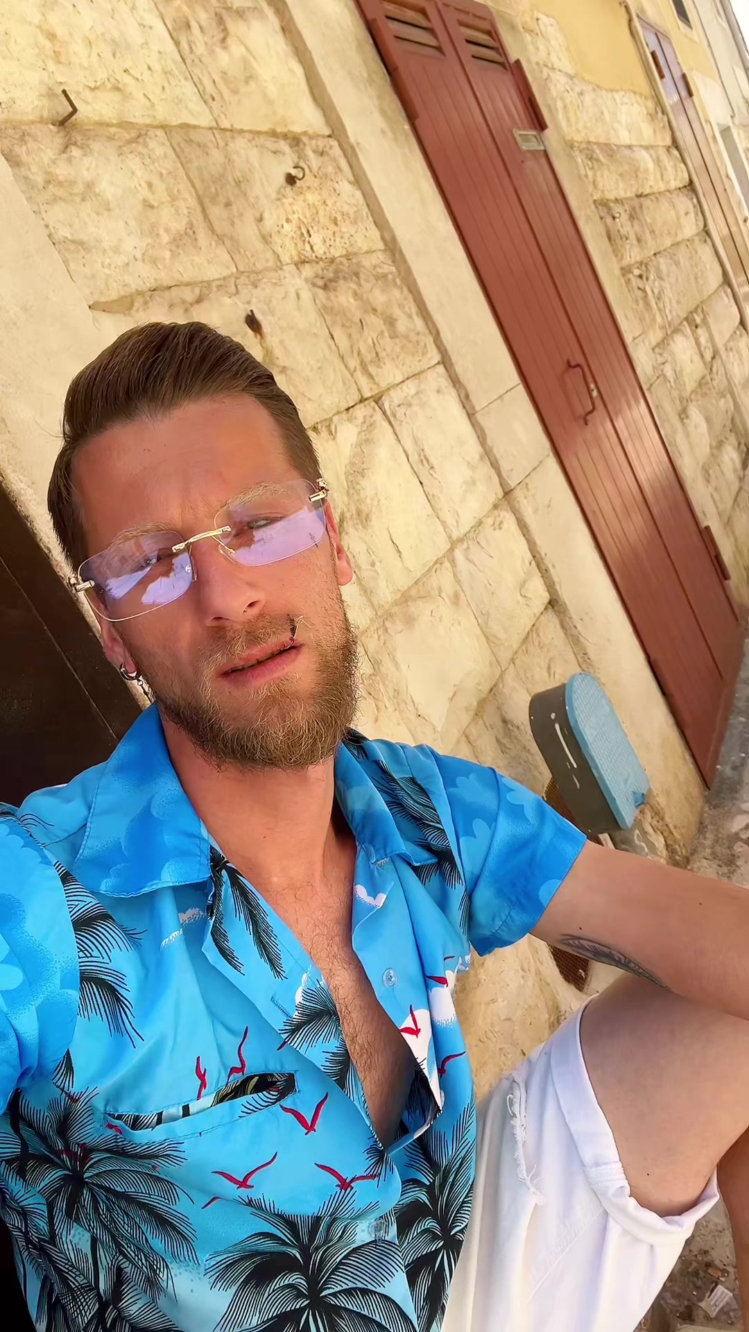 @U Biond 94