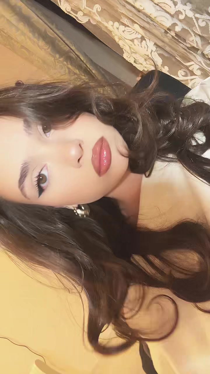 @Elisa Meszaros