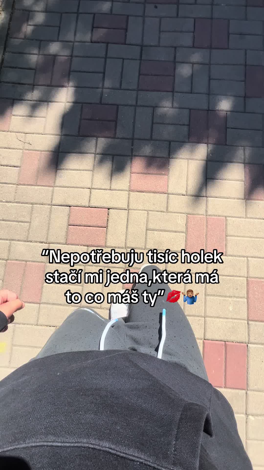 @👅💋