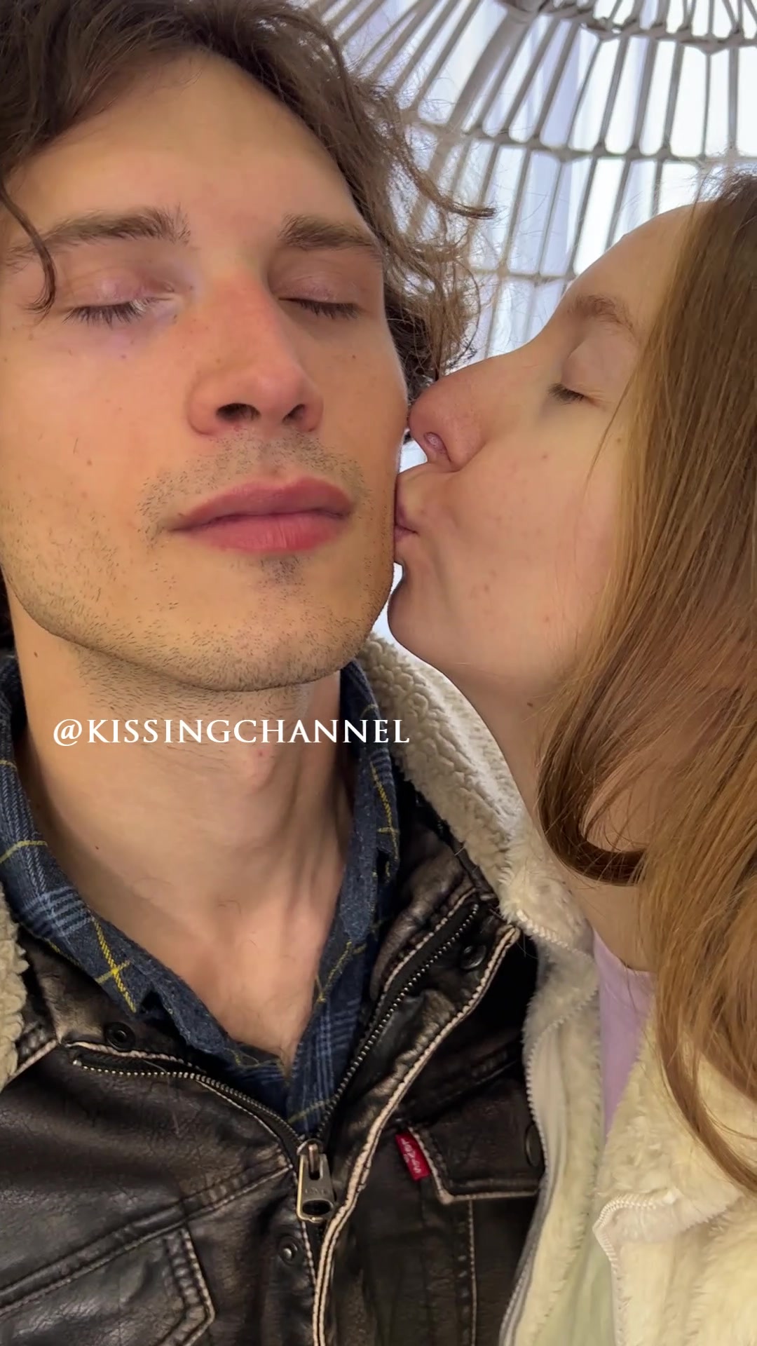 @Kissing Channel