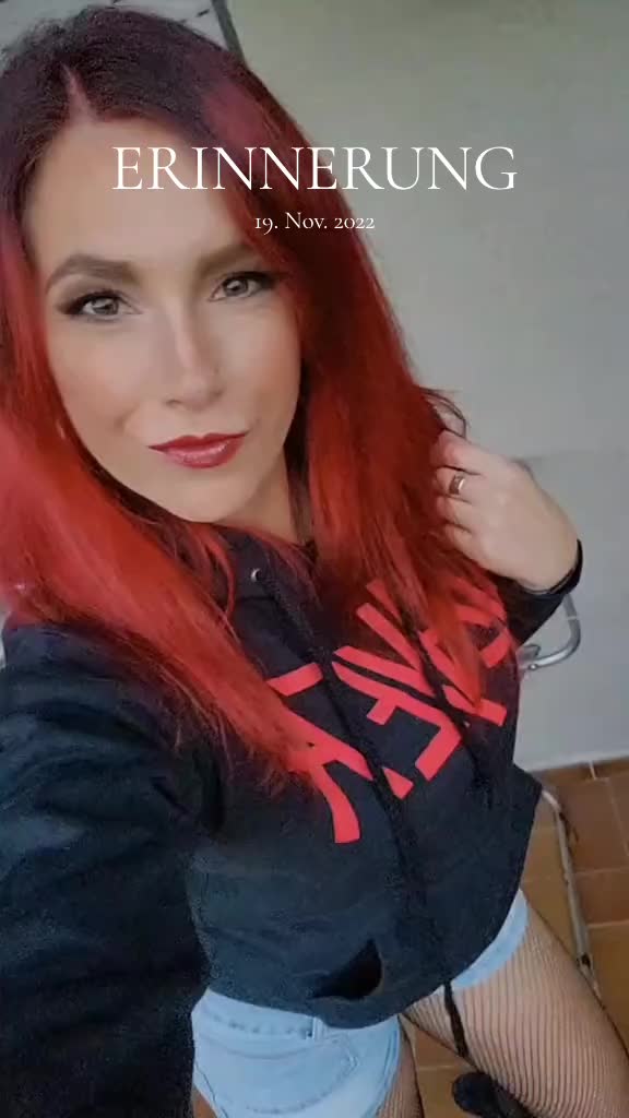 @Moni🦇