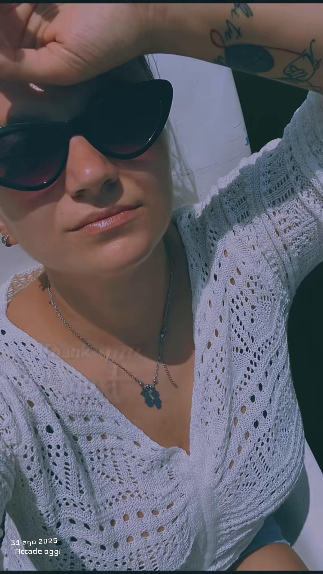 @Hexella