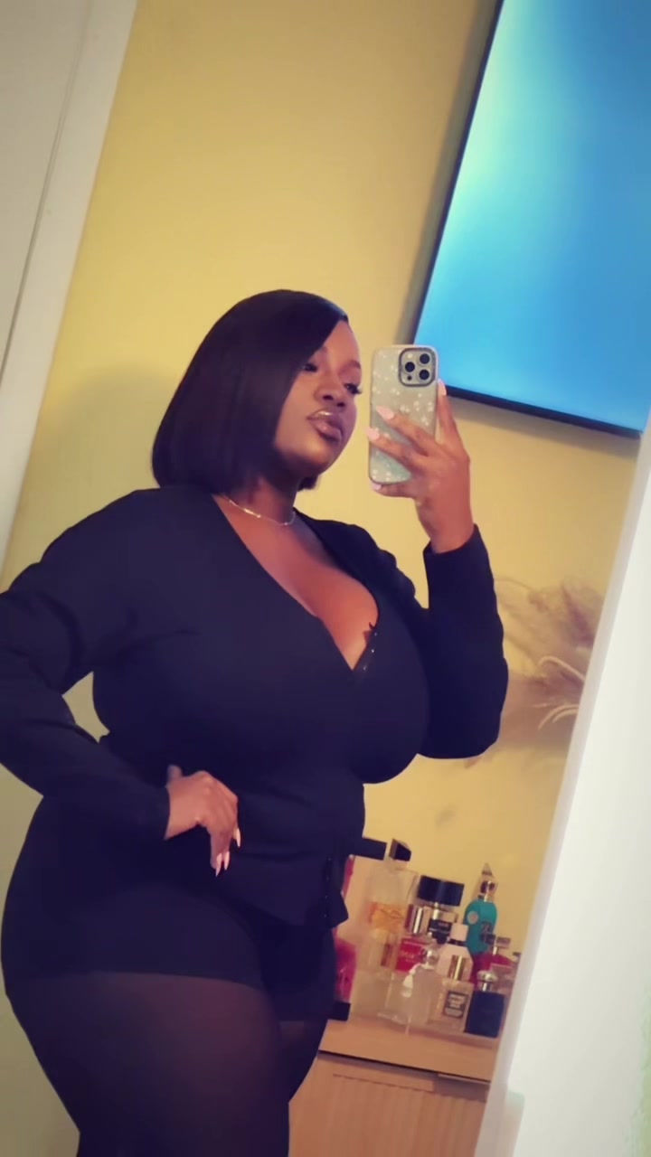 @_manoucheca