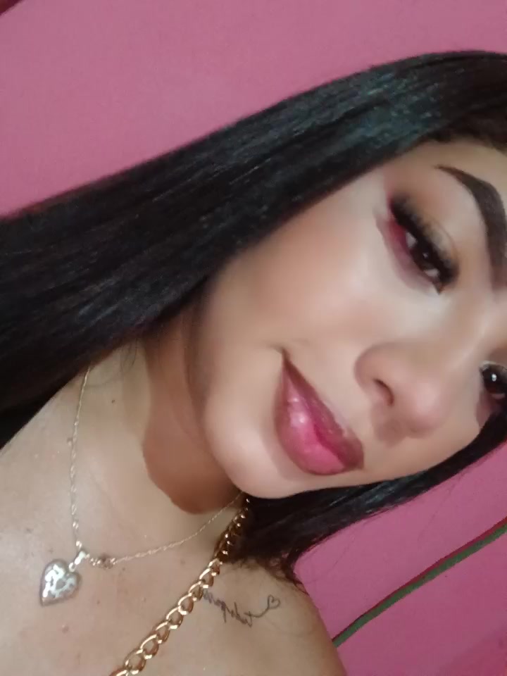 @kaylanee