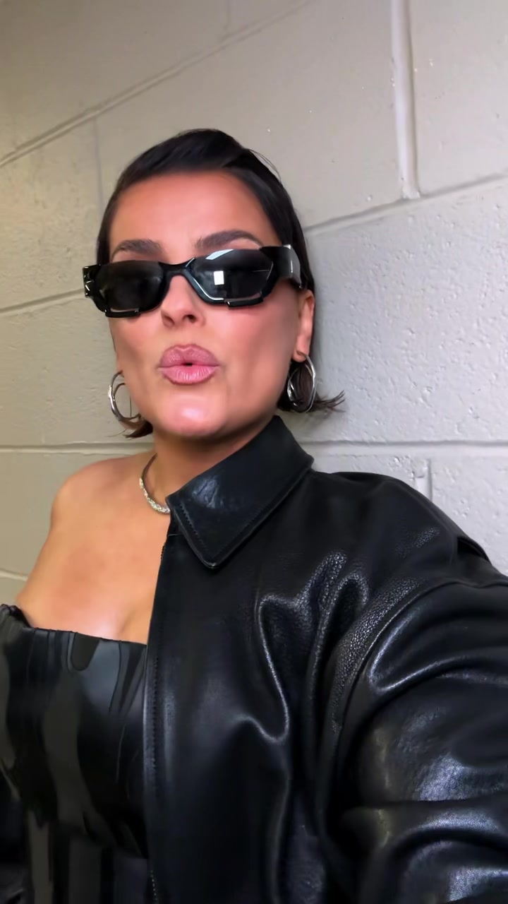 @Nelly Furtado