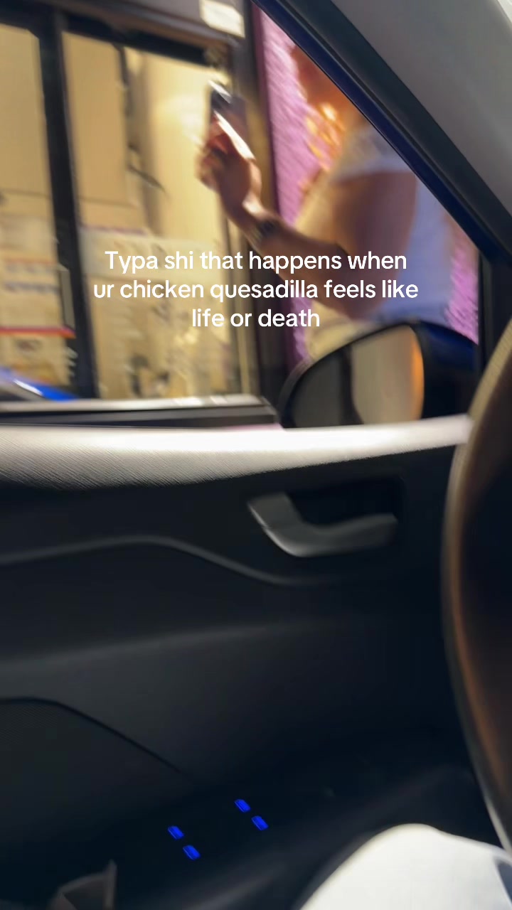 @izzzyeyre