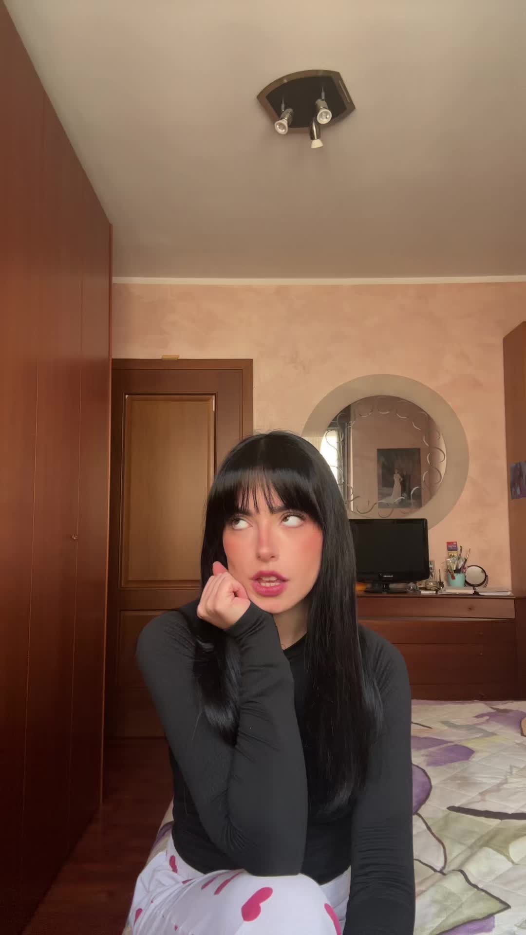 @saracaloo