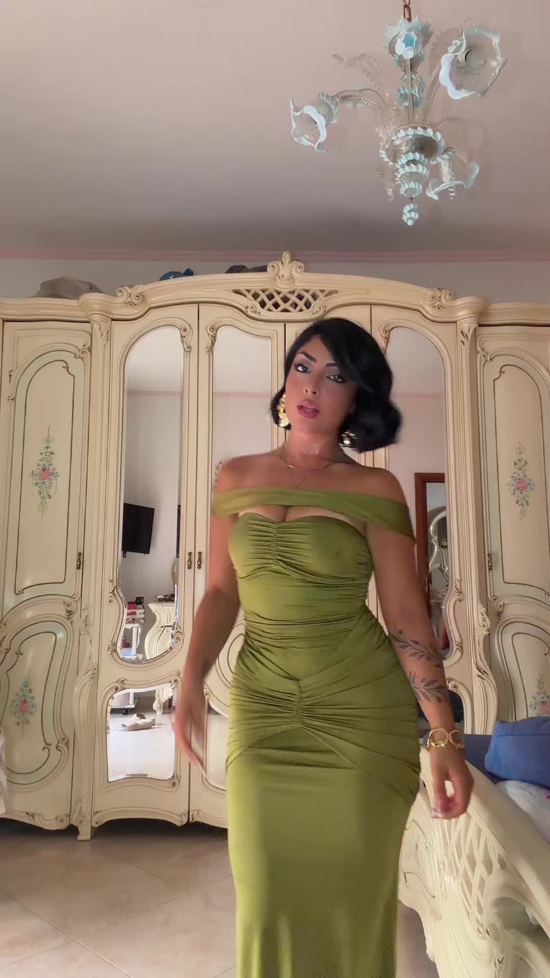 @Ilaria_