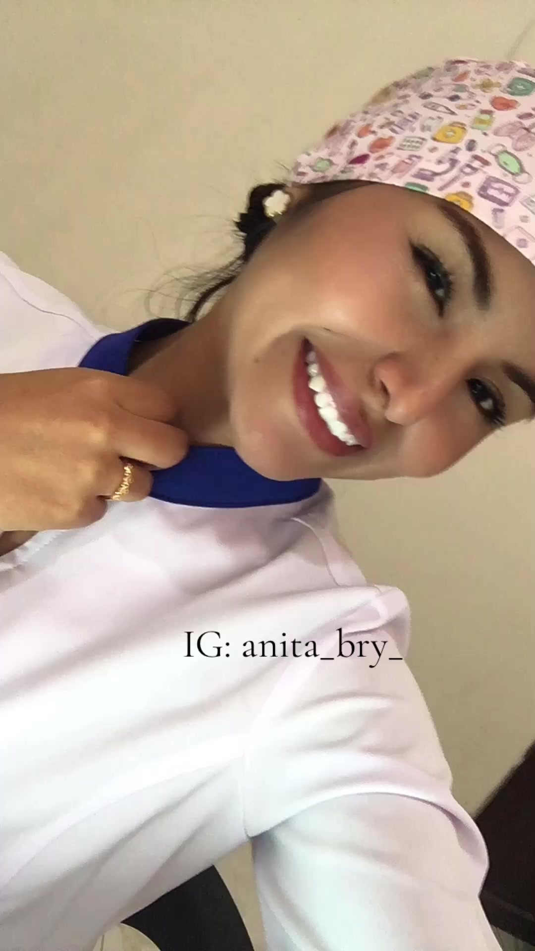 @ANITA 👑💚