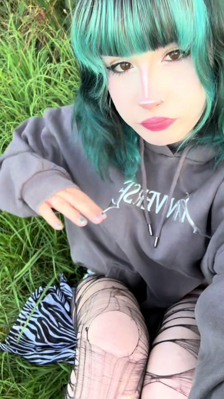 @pinkstrawberryghoul