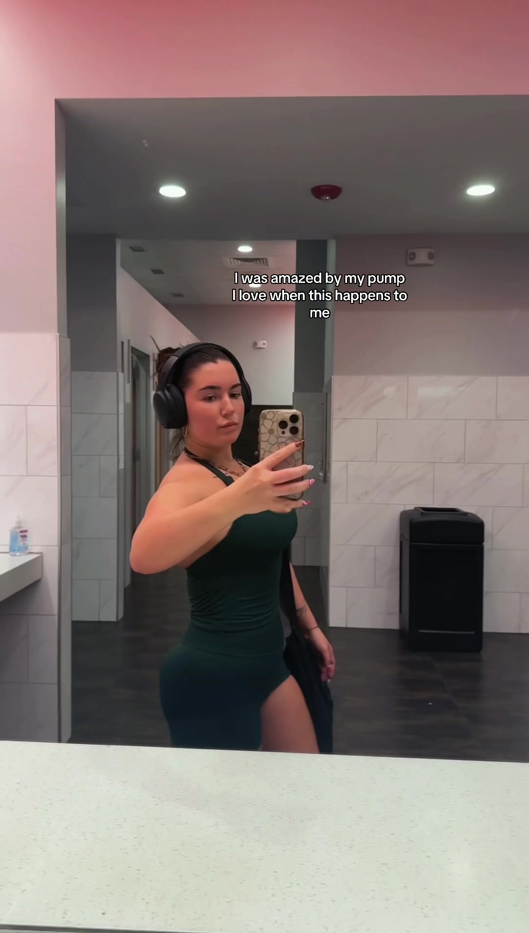 @bella