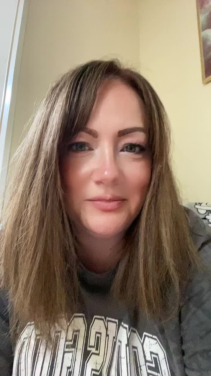 @TheGirlWithOneArm