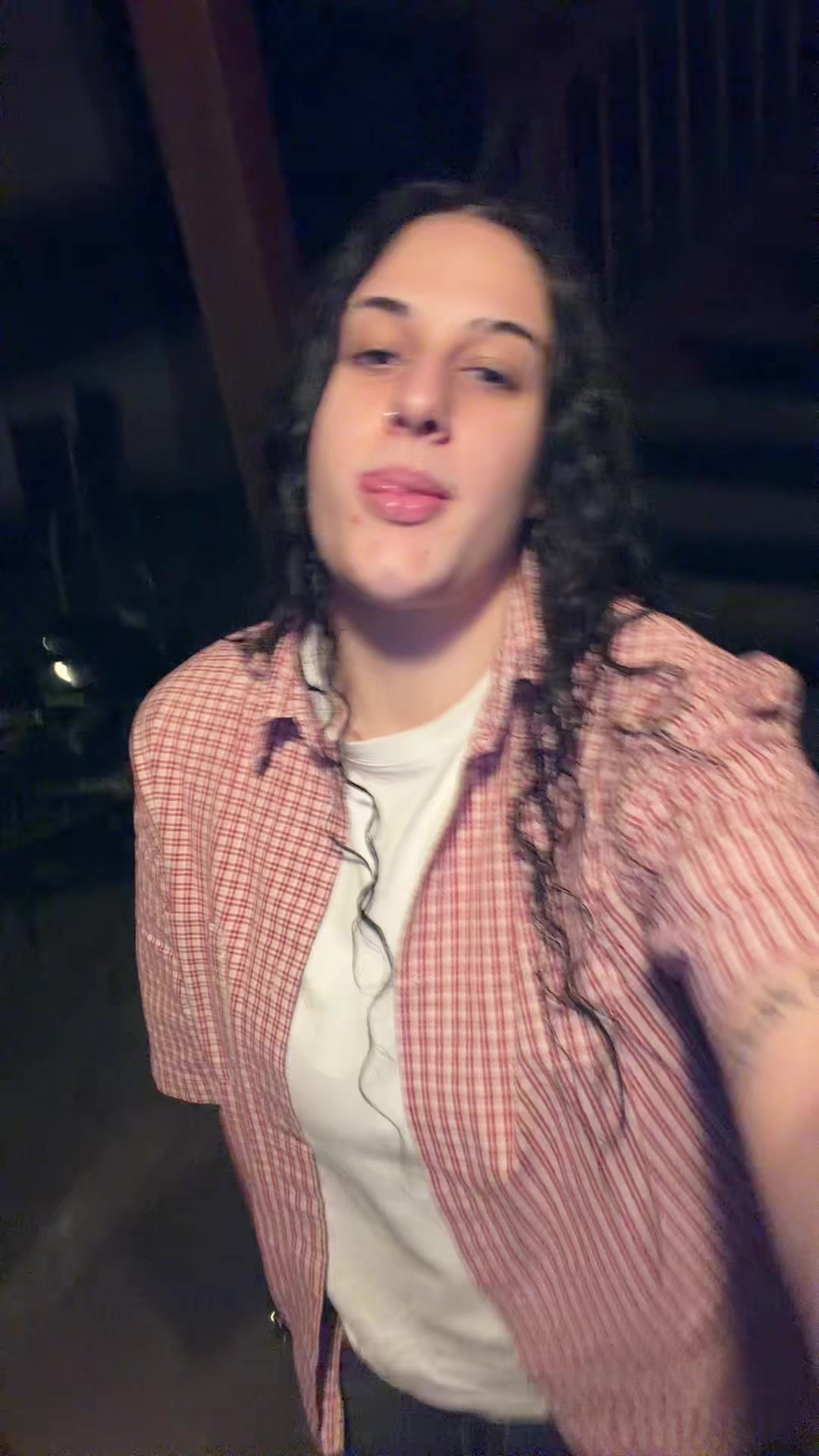 @️