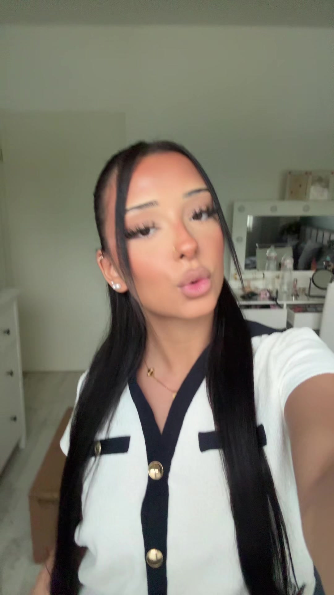 @elissa