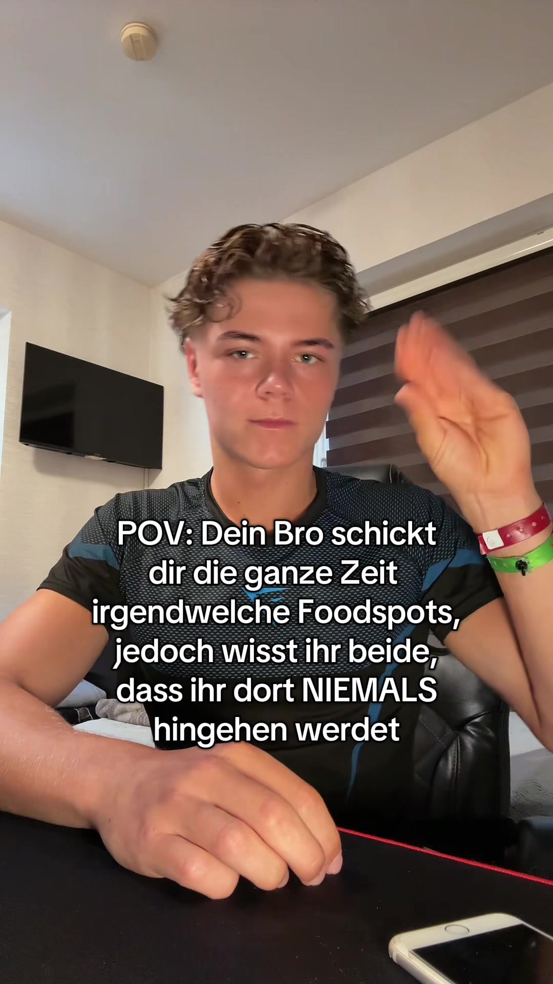 @Yvwes