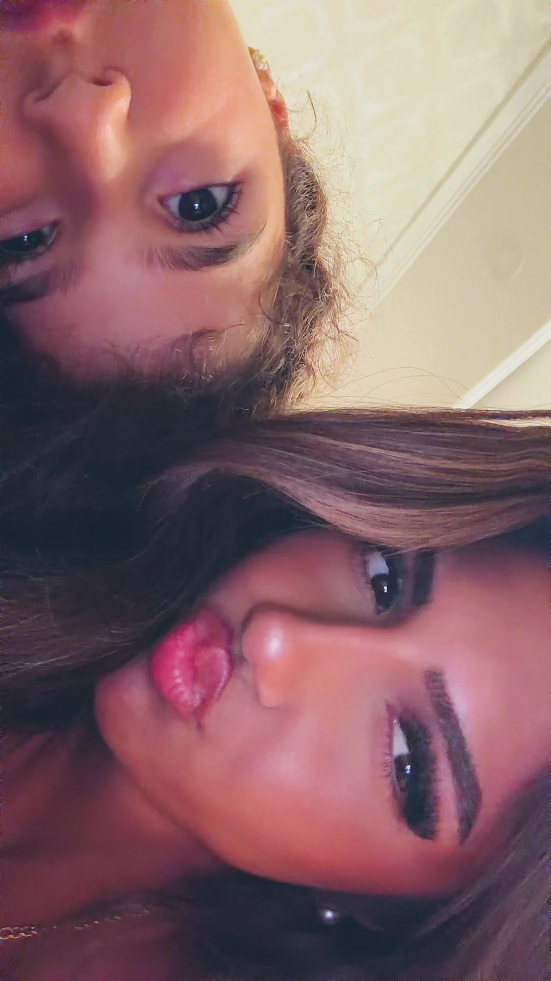 @LiveTina250k