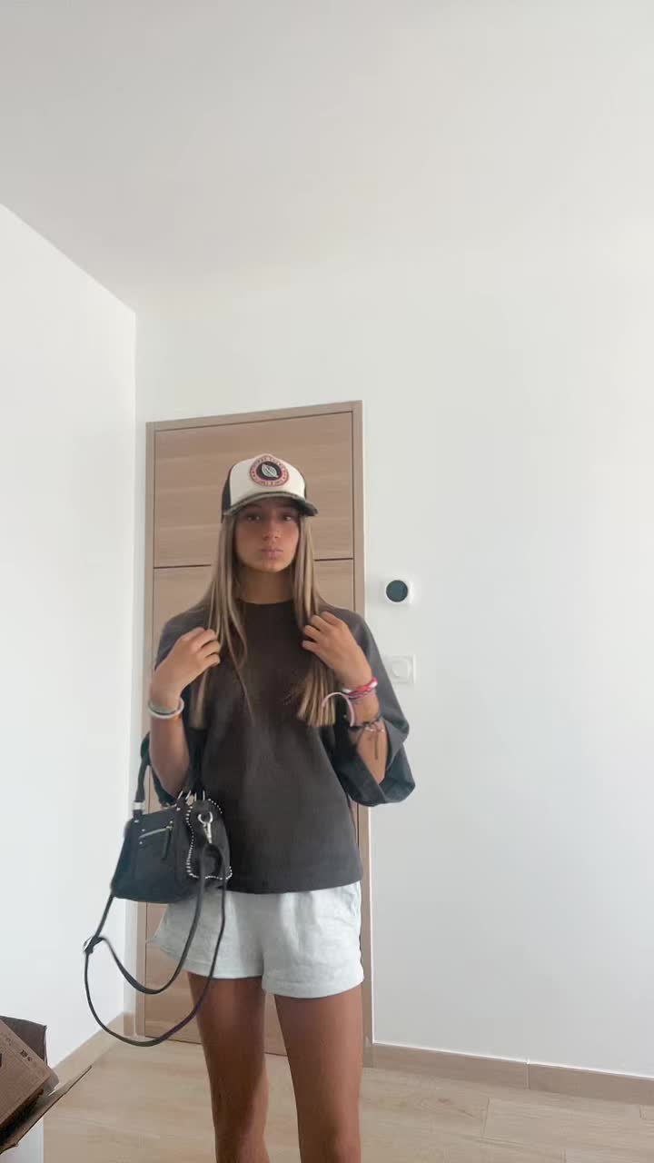 @tess_live973