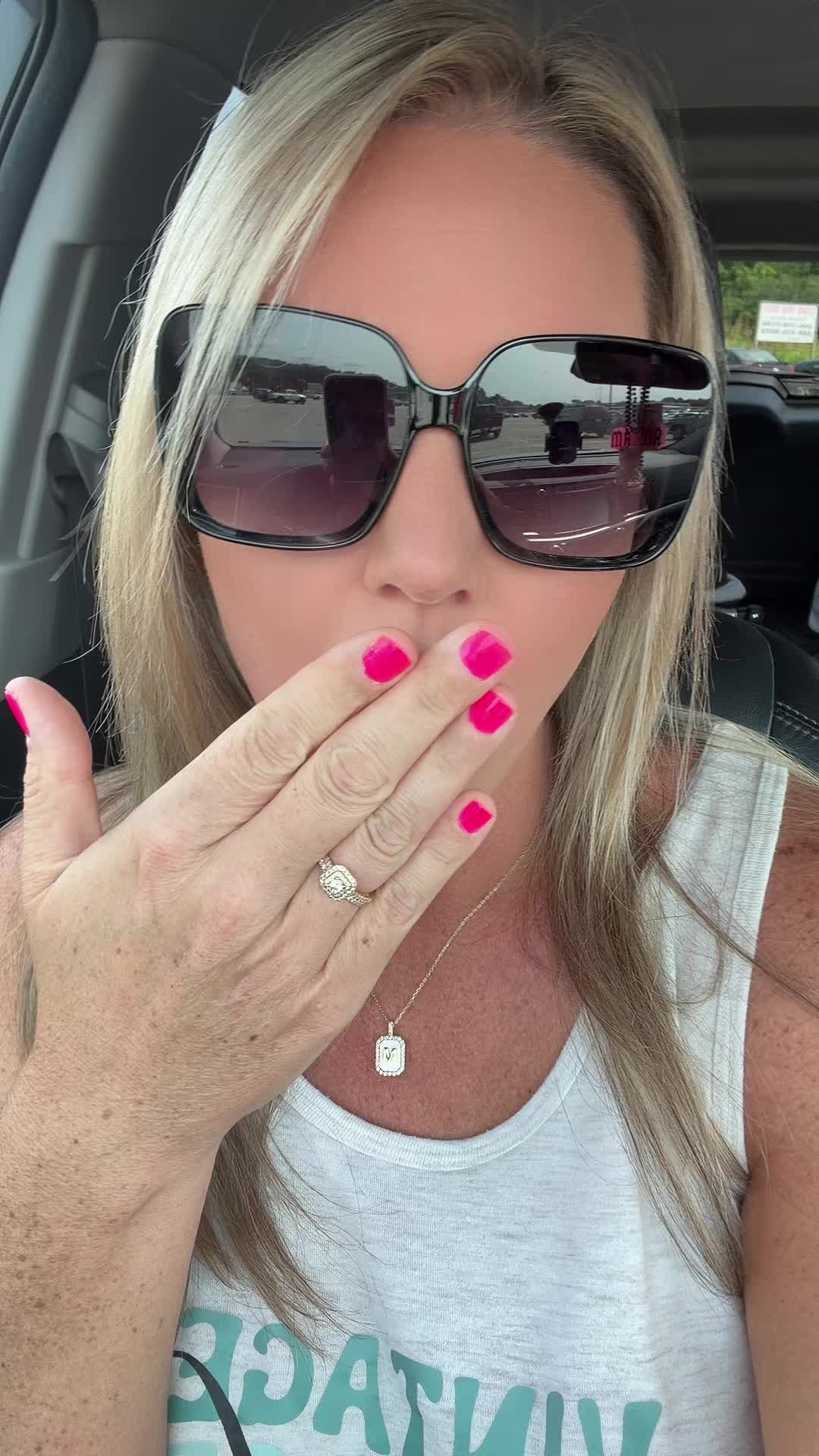 @SelfieQueen57👑