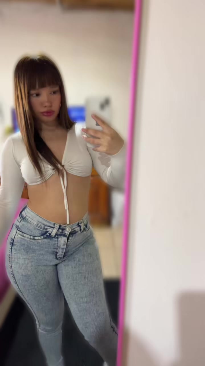 @larameza_