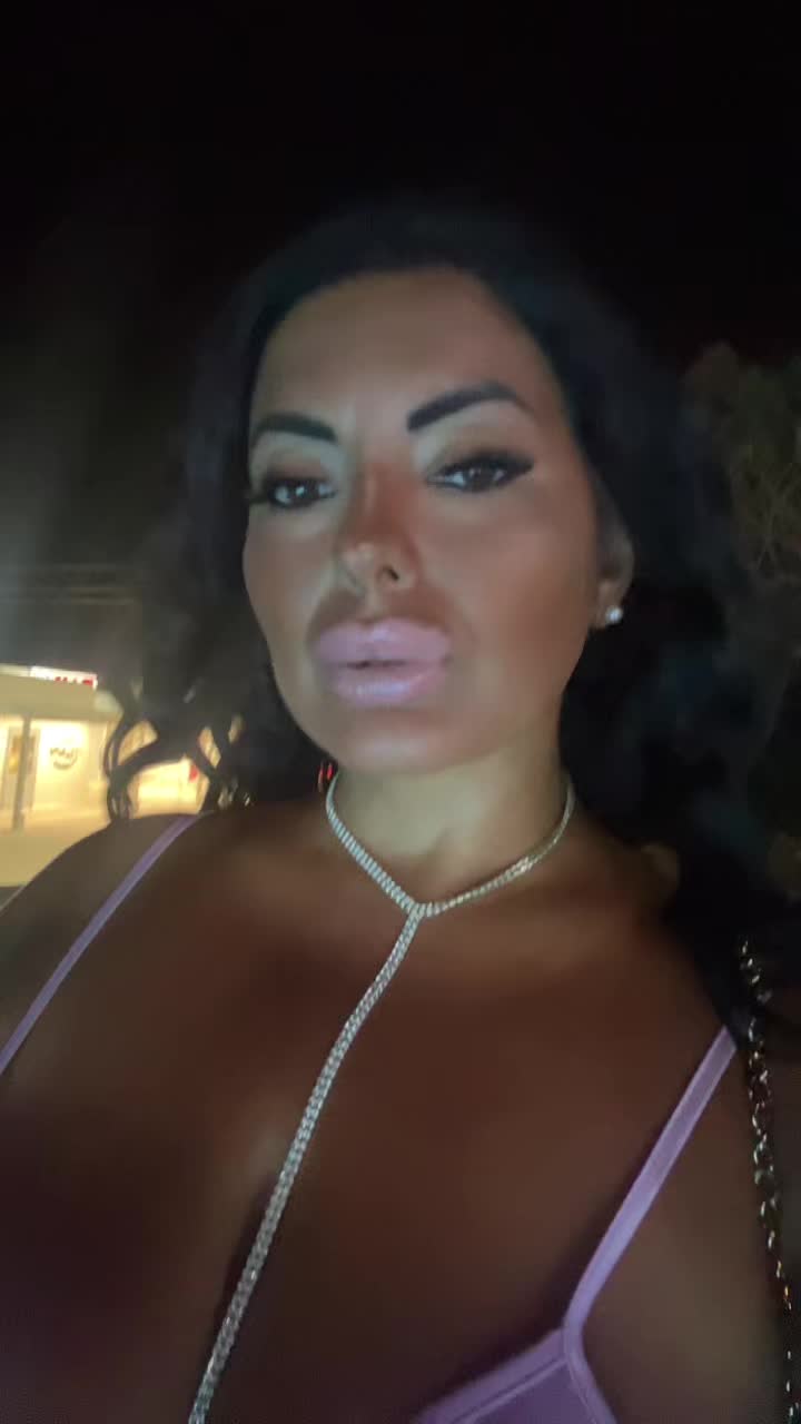 @Carmen Jasmine Esmer