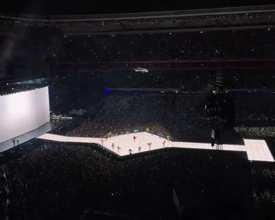 @𓂃꙳⋆videos from the eras tour