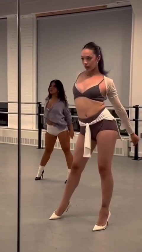 @Universe of Dance 💫