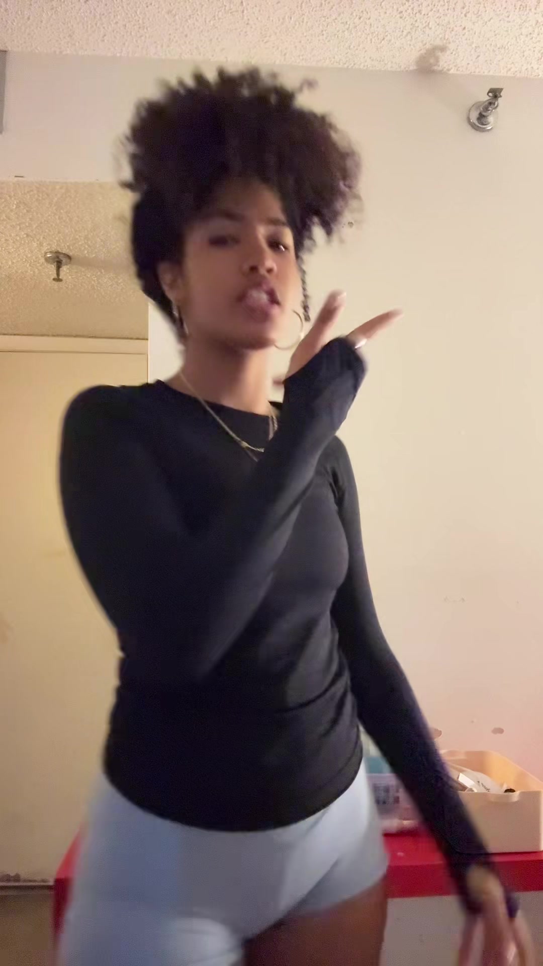 @🎱🐆🥂🍒🌇