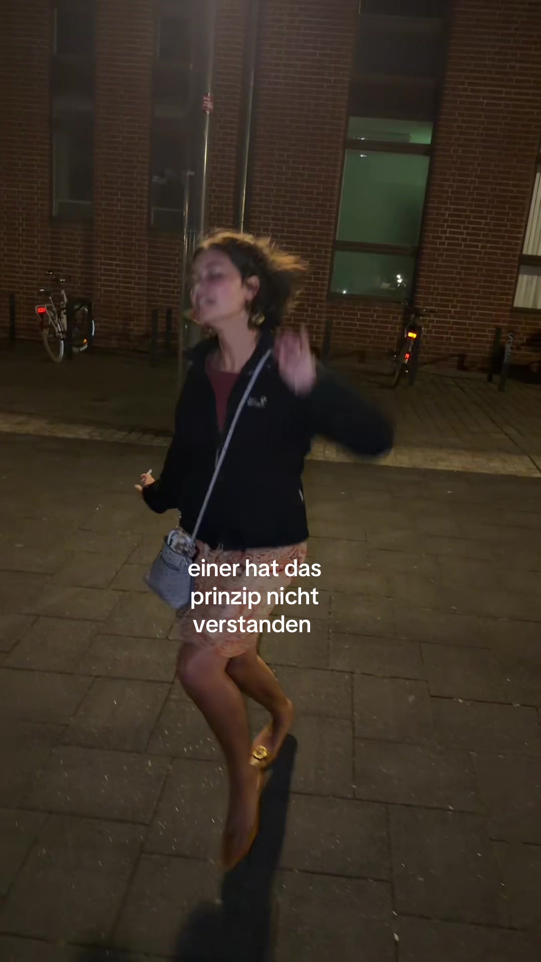 @elisa.mbww
