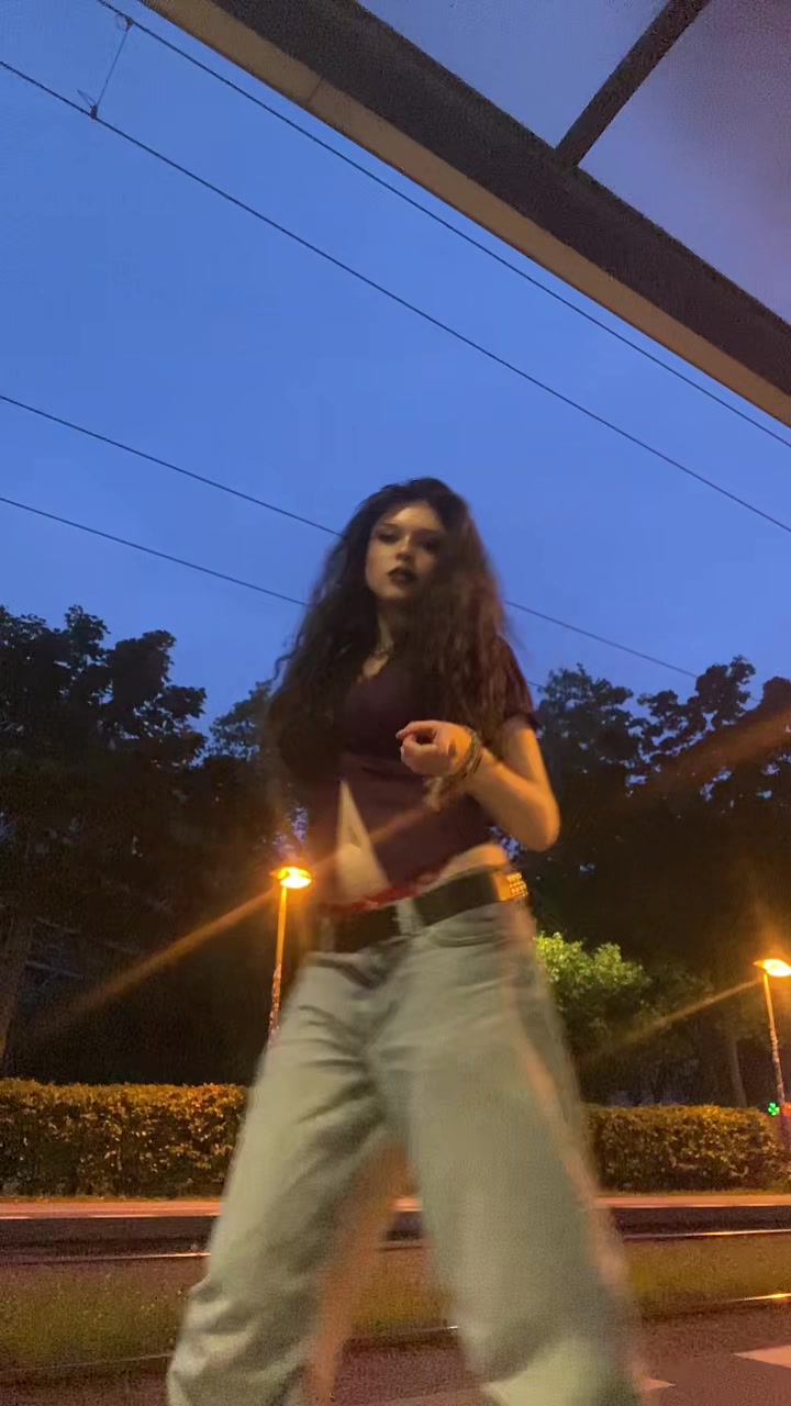 @⋆˚࿔ anni 𝜗𝜚˚⋆